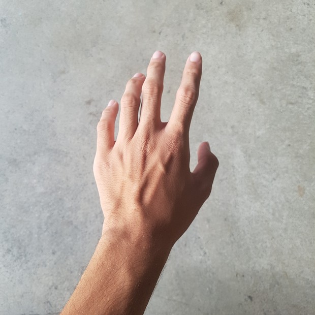 Mãos e Dedos Masculino